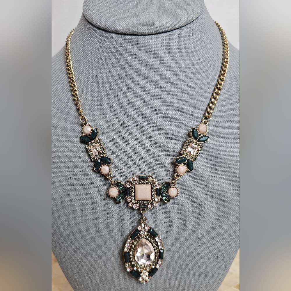 Statement Necklace 💎 Green & Pink Stones and Gems ◇◇ Gold Toned